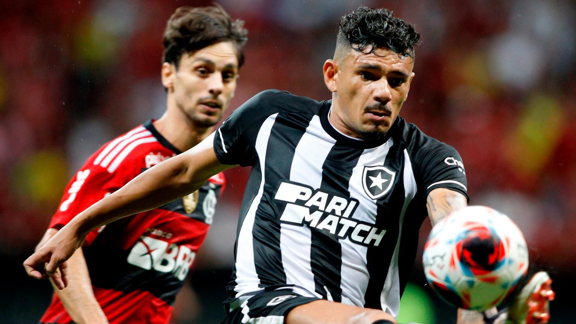 Tiquinho Soares no clássico Botafogo x Flamengo, pelo Campeonato Carioca 2023