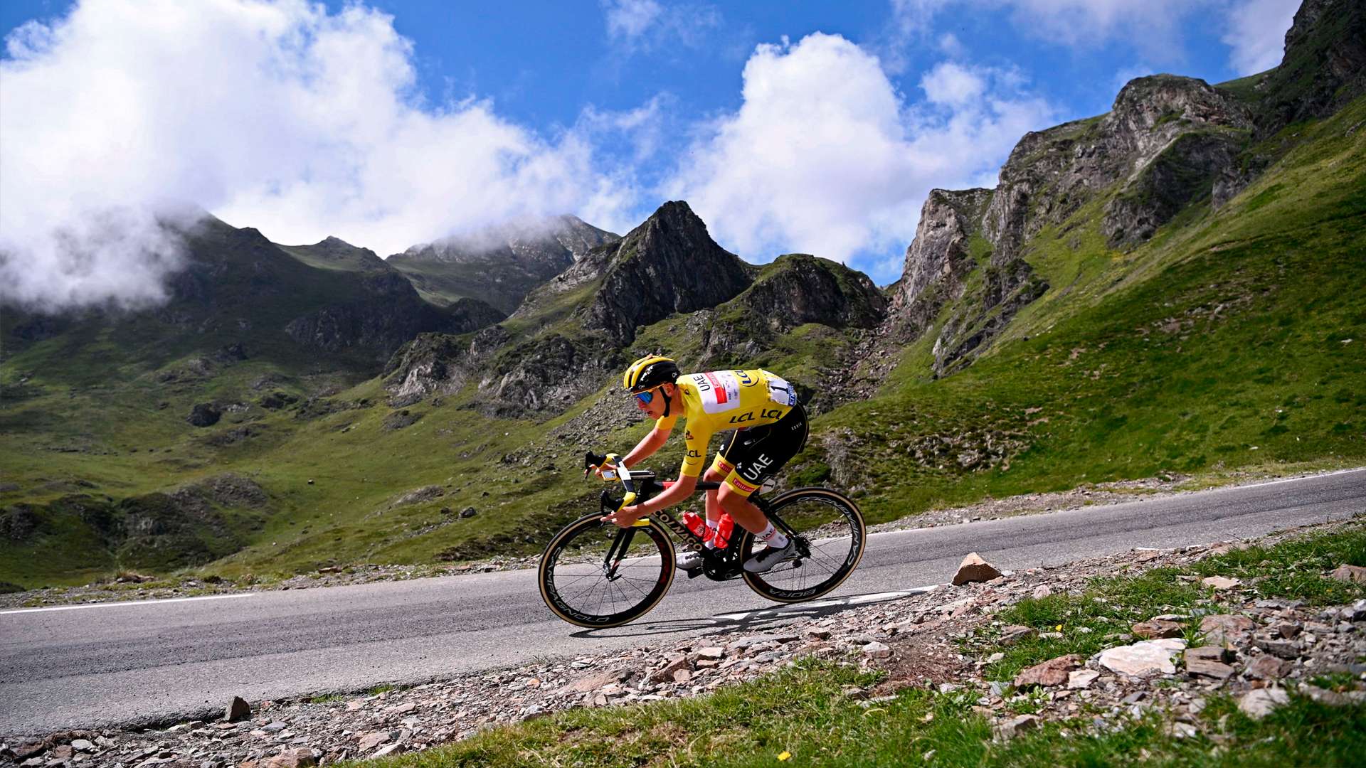 Tadej Pogacar Gelbes Trikot Bergabfahrt Tour de France
