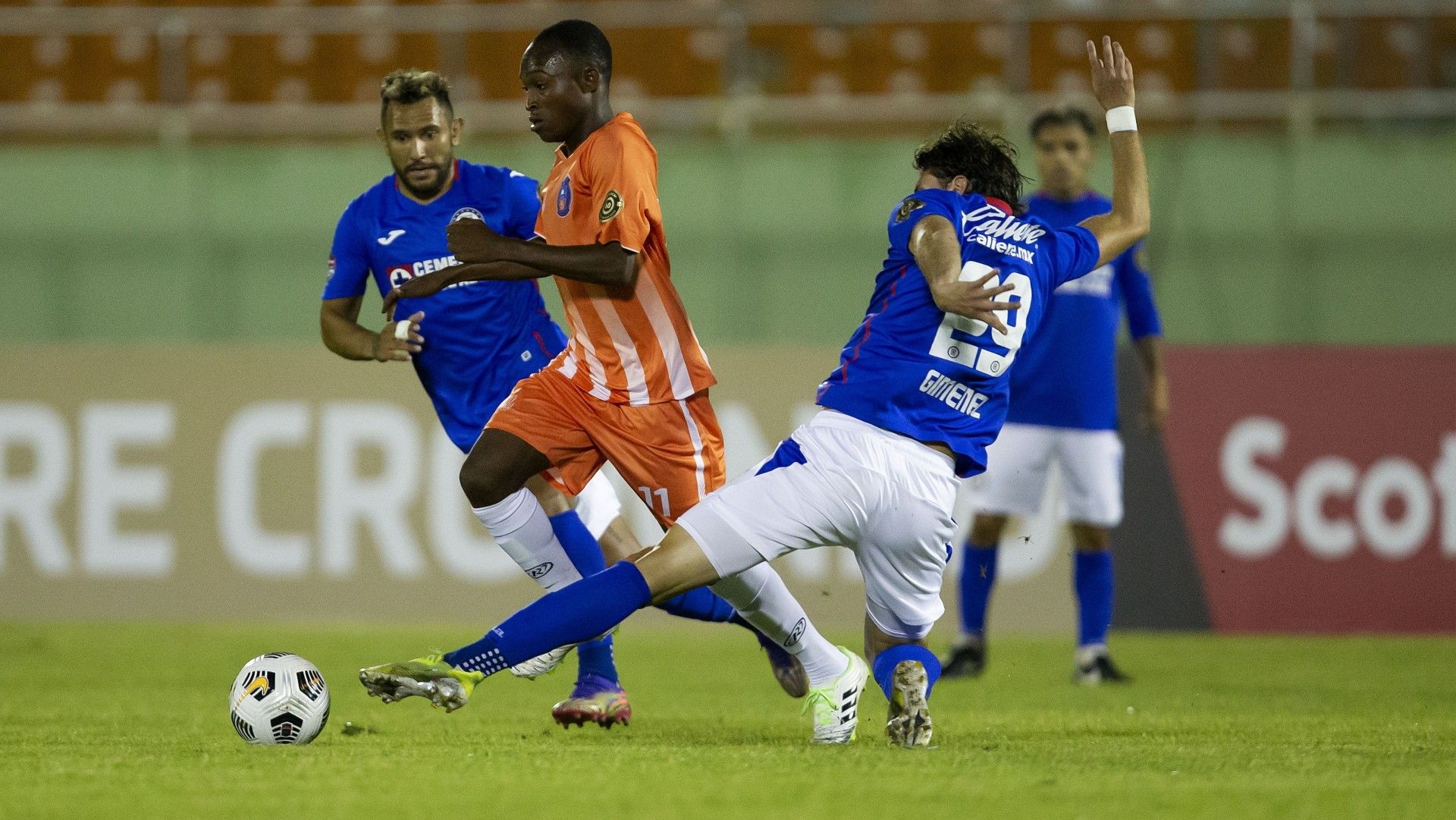 Cruz Azul Arcahaie Walter Montoya