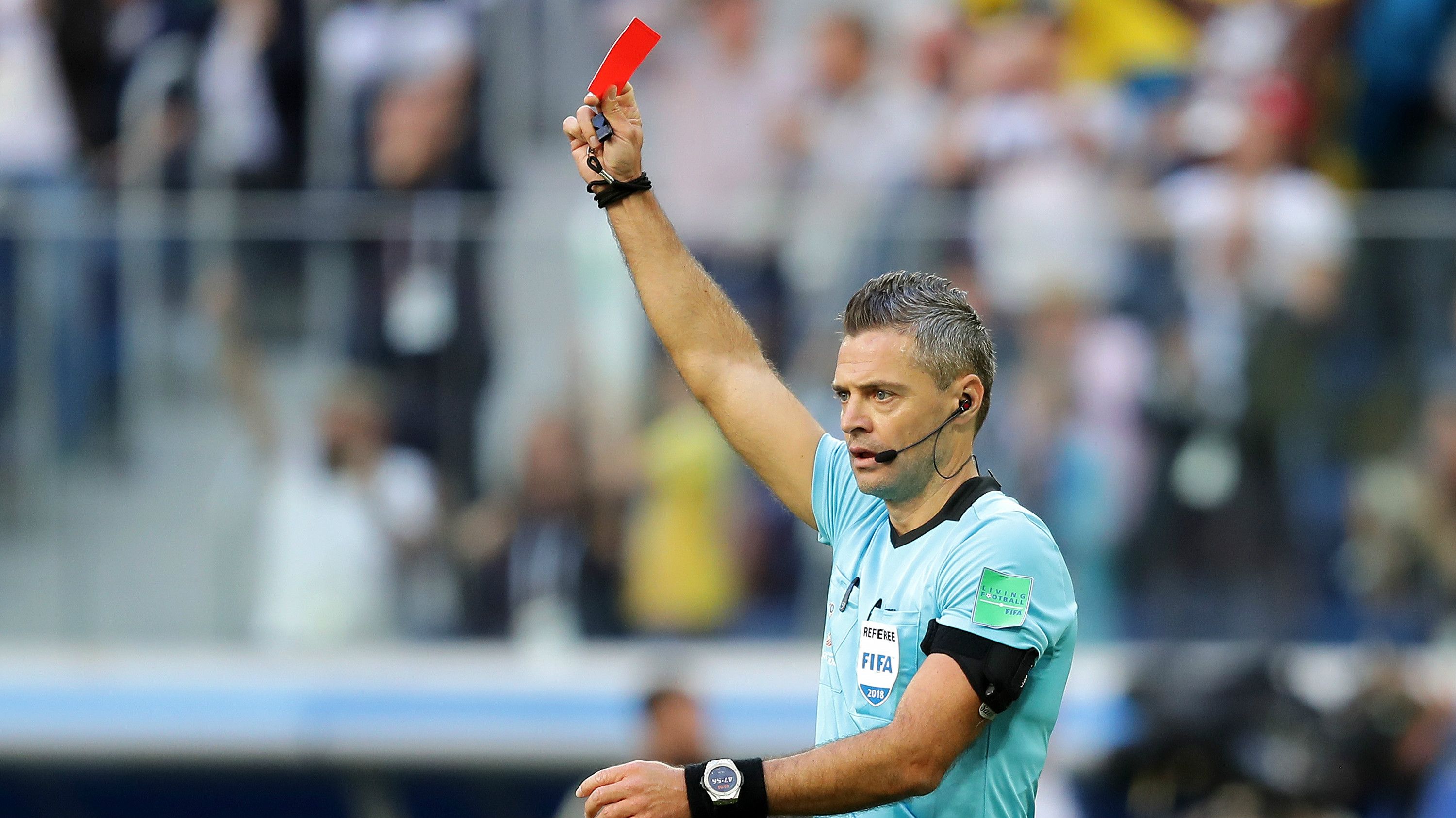 Suécia x Suíça - Cartão vermelho - Árbitro - 7/2018