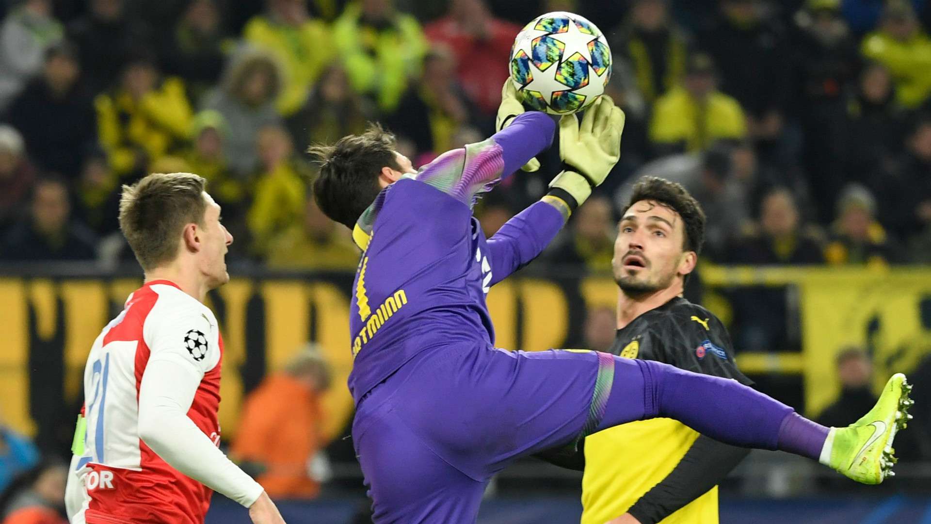ROMAN BÜRKI BORUSSIA DORTMUND