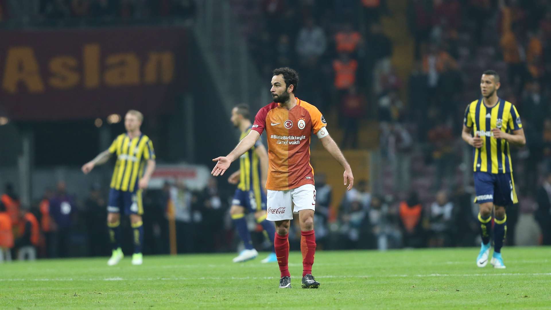Selcuk Inan Galatasaray Fenerbahce STSL 04232017