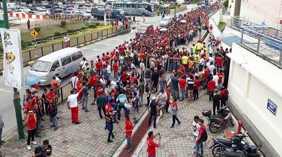 แฟนบอลเมียนมา