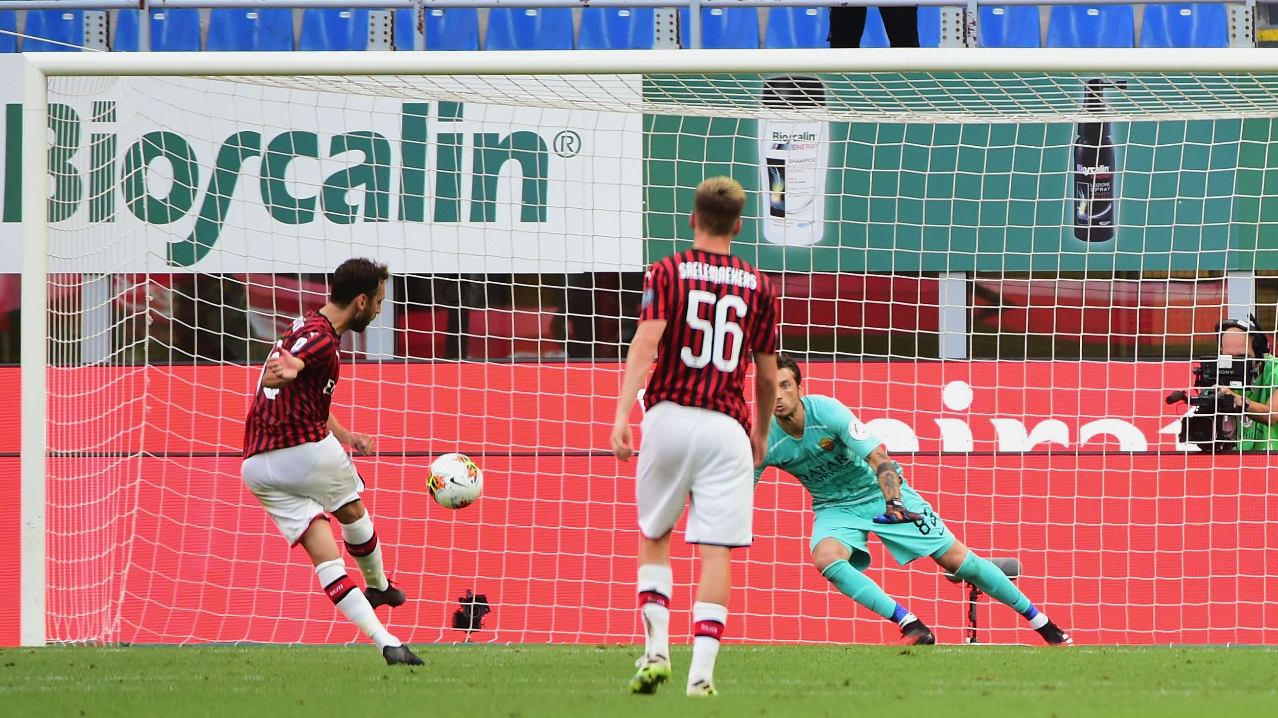 Hakan Calhanoglu Milan Roma Serie A
