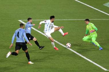 Nicolás González Argentina Uruguay Eliminatorias 10102021