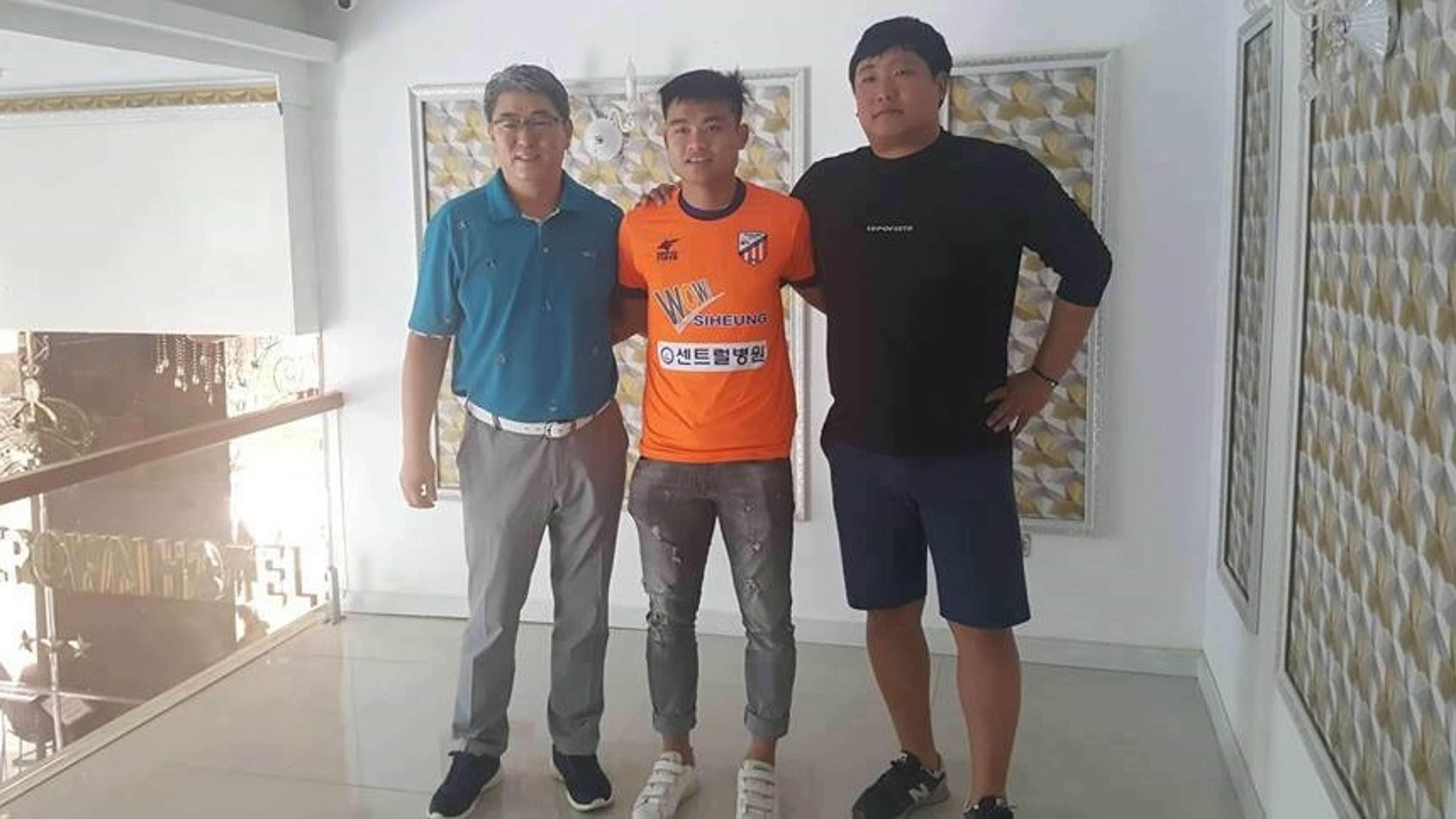 Tiền đạo Nguyễn Hữu Khôi Siheung City FC