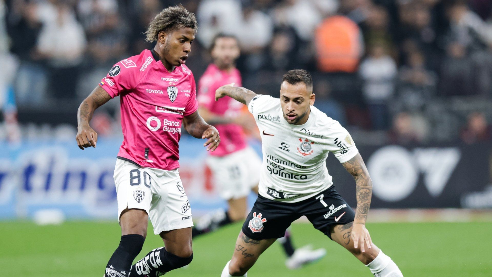 Julio Ortiz e Maycon durante Corinthians x Independiente del Valle, pela Copa Libertadores, 02/05/2023
