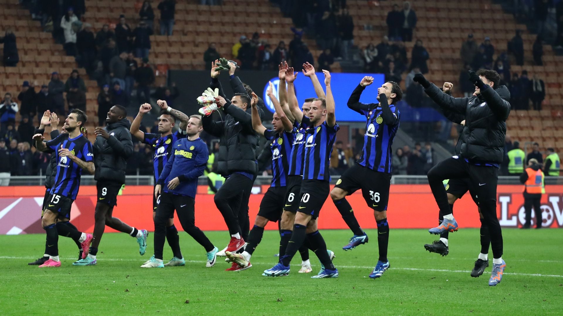 Inter celebrates victory against Frosinone
