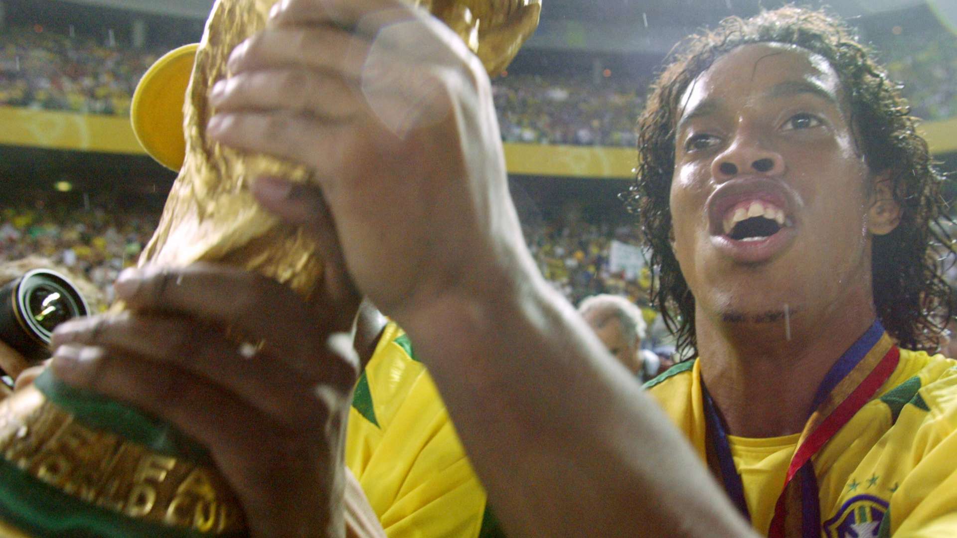 Ronaldinho World Cup trophy Brazil 2002