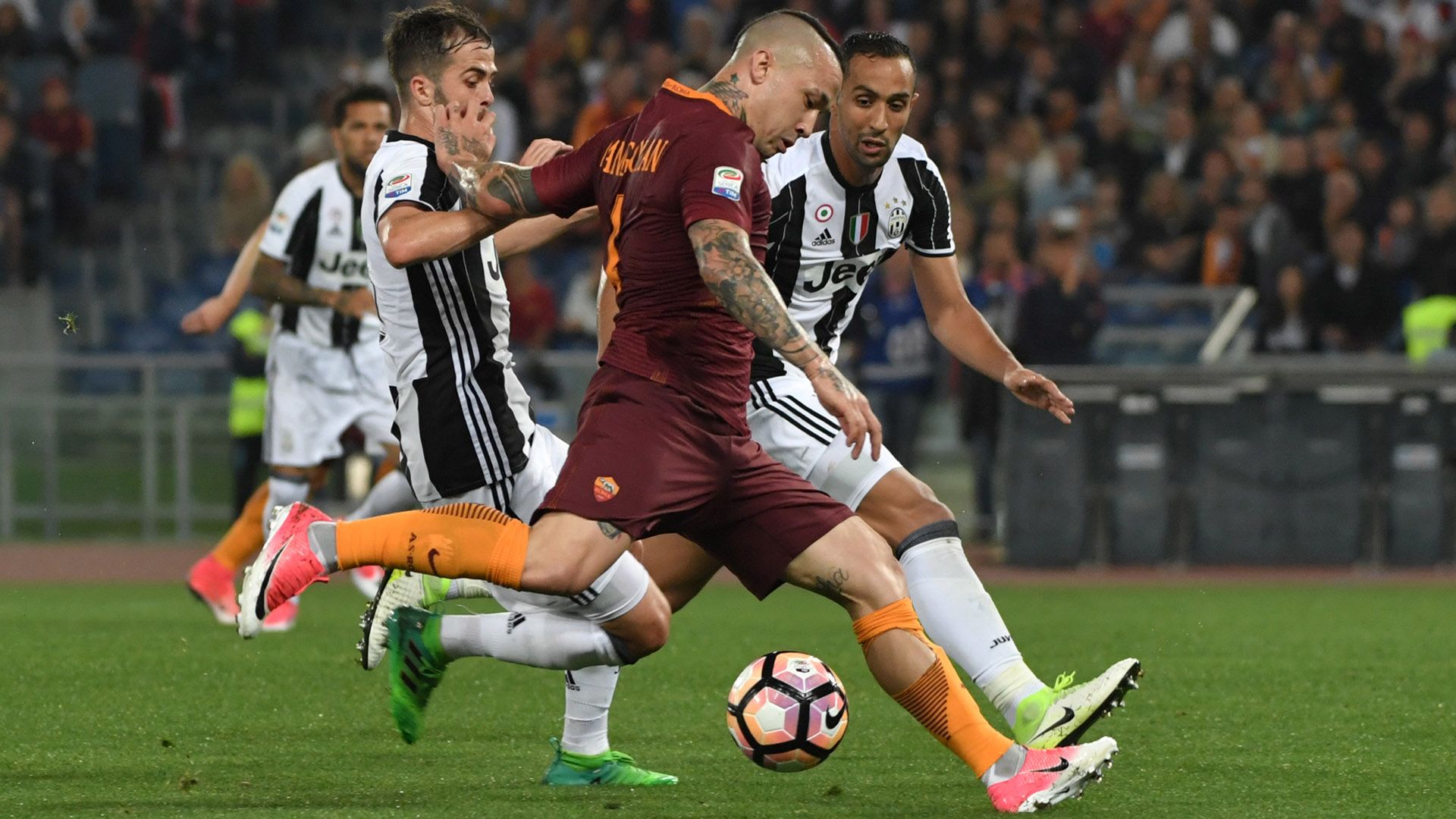 Radja Nainggolan Roma Juventus Serie A