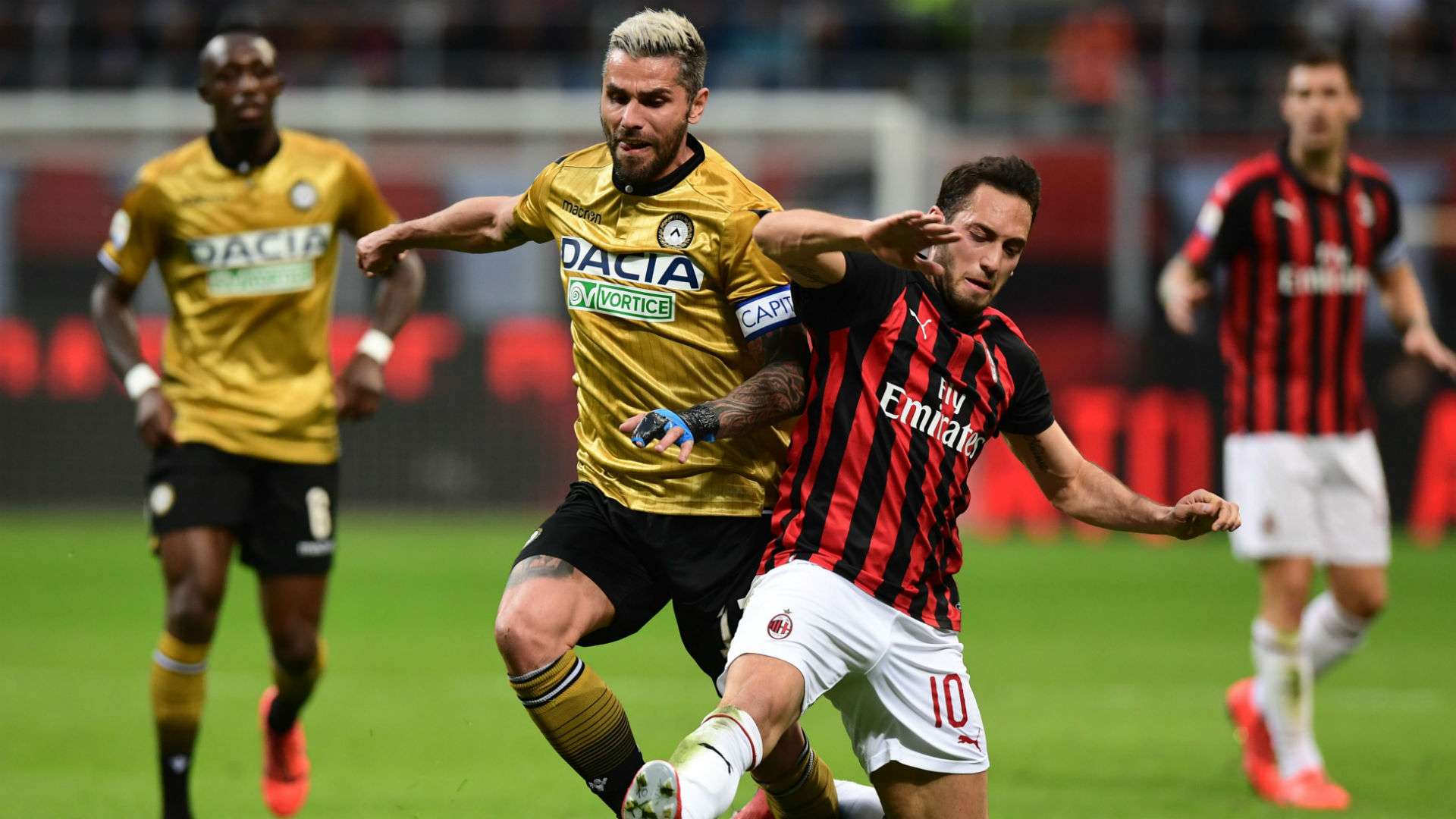 Valon Behrami Hakan Calhanoglu Milan Udinese Serie A