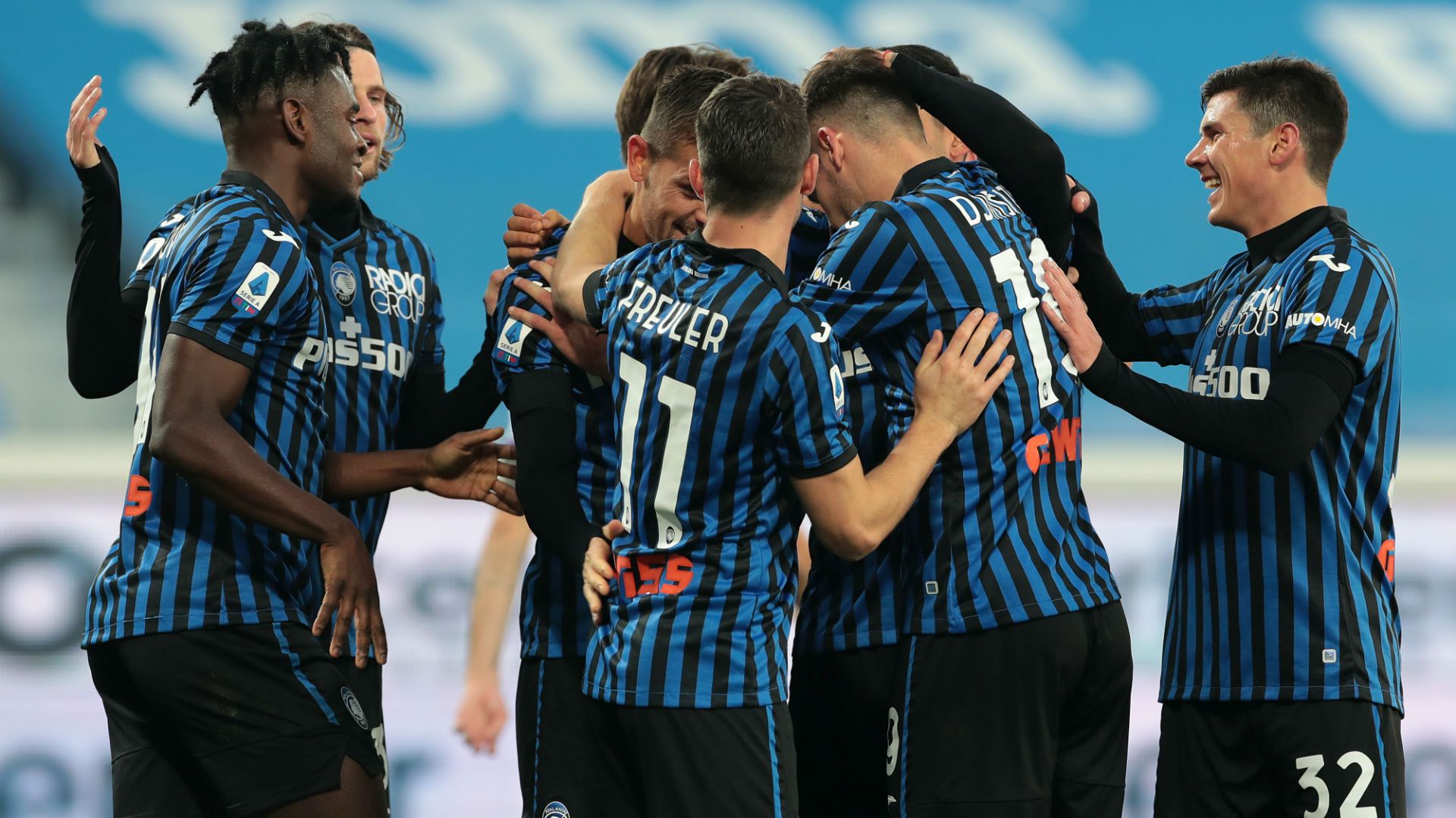 Atalanta celebrating Fiorentina