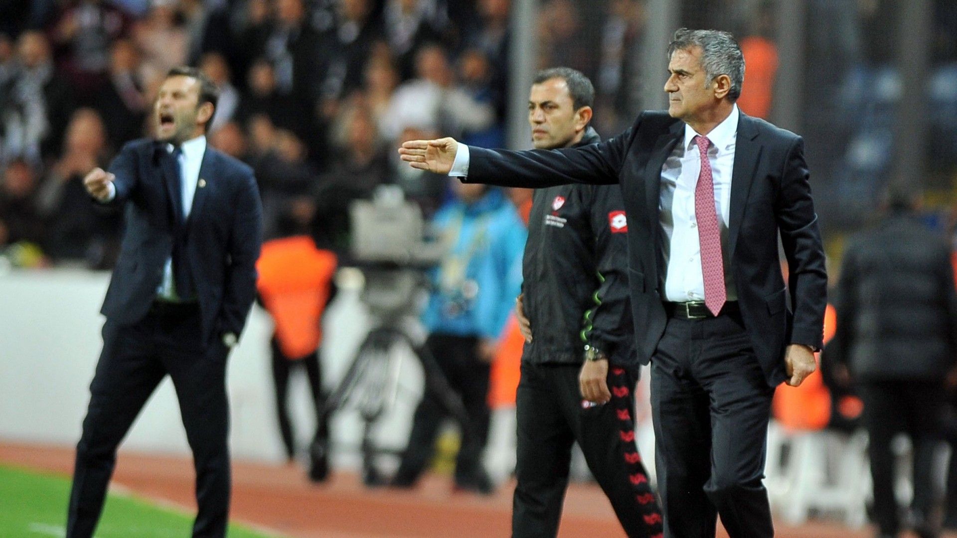 Okan Buruk Senol Gunes Besiktas Sivasspor STSL 11222015