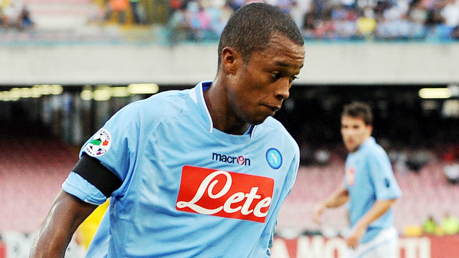 Gallery Napoli-Benfica: Santacroce