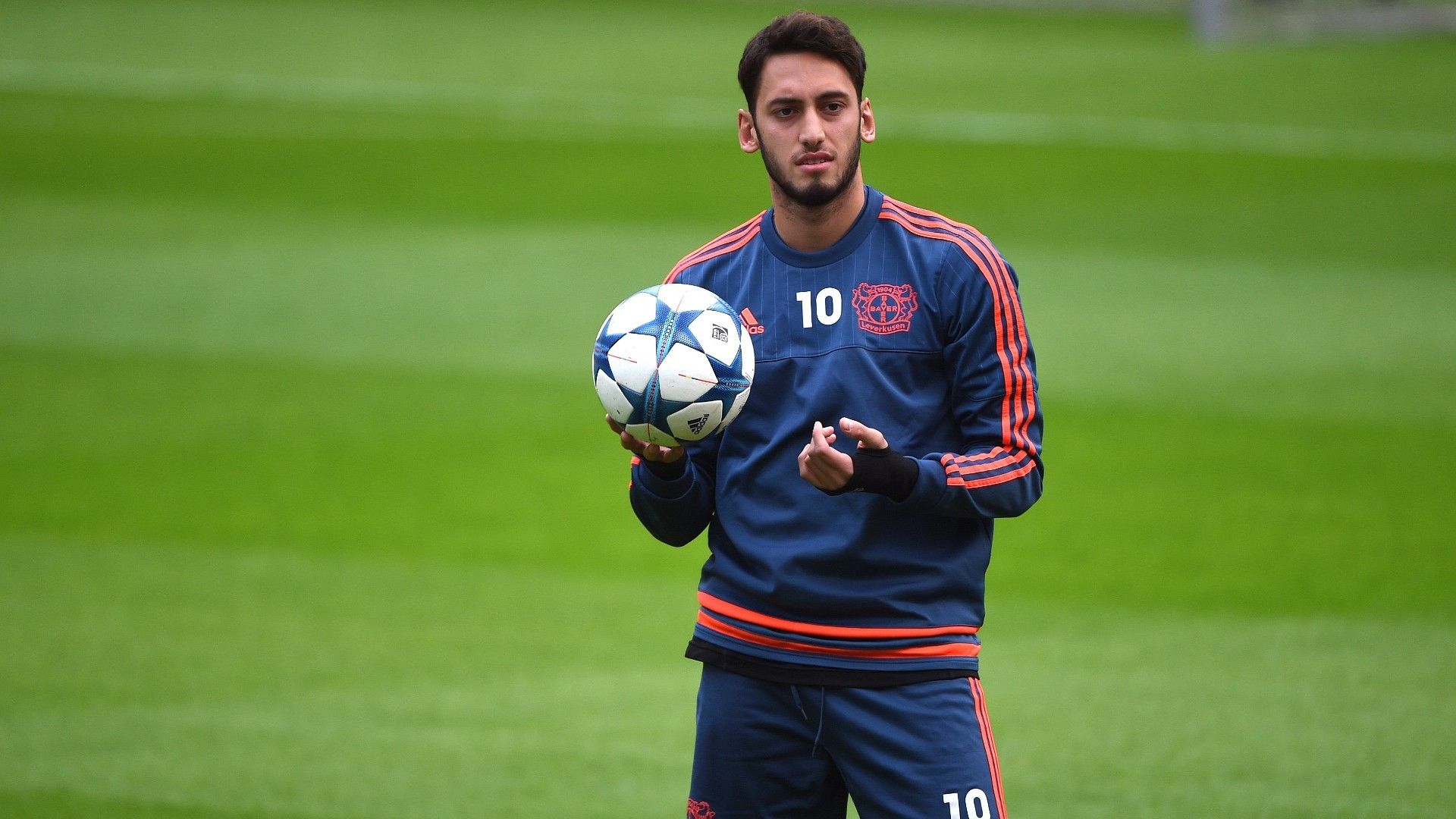 Hakan Calhanoglu Leverkusen 2015