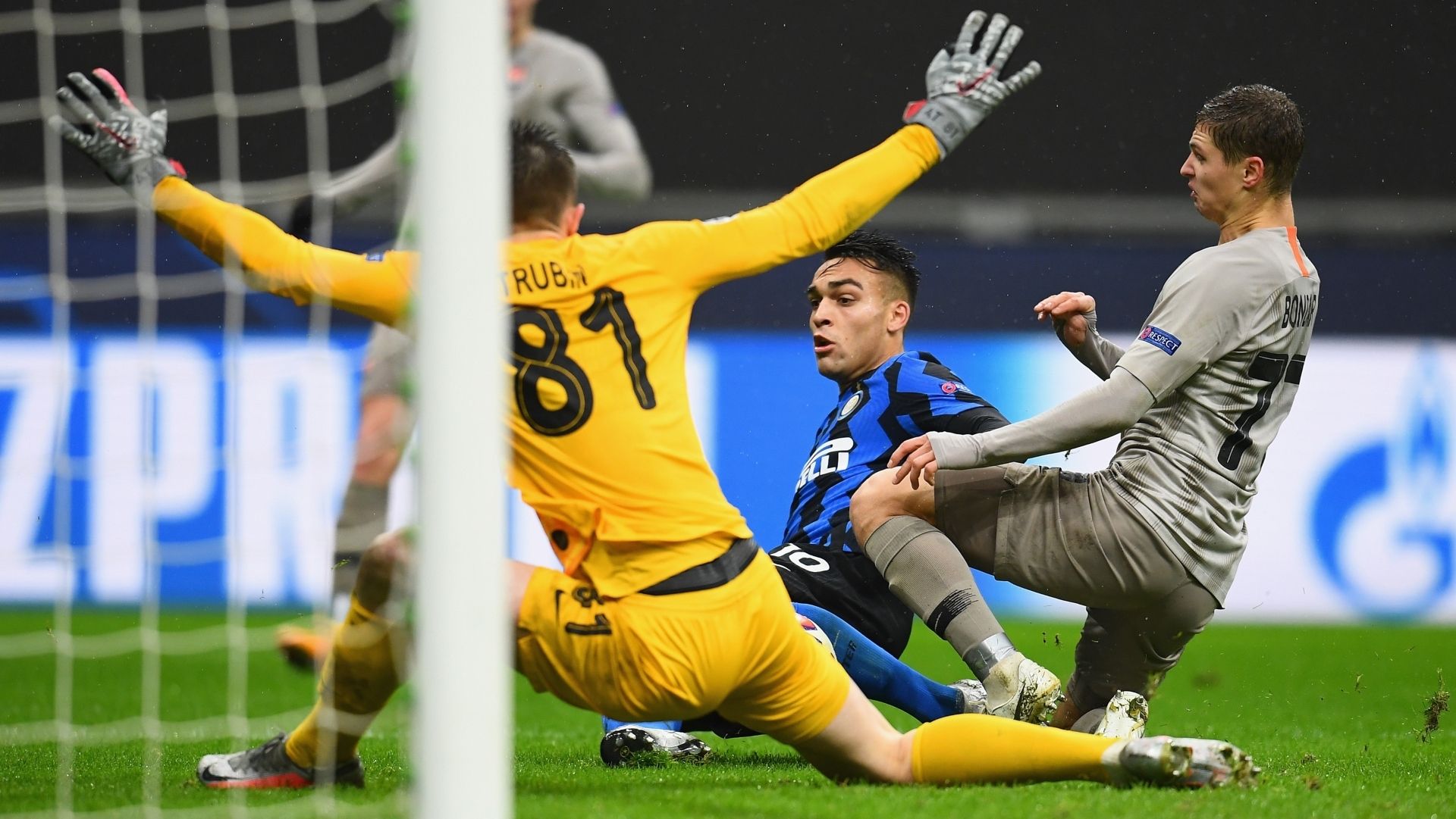 Trubin Inter Shakhtar Donetsk Champions League 2020-2021