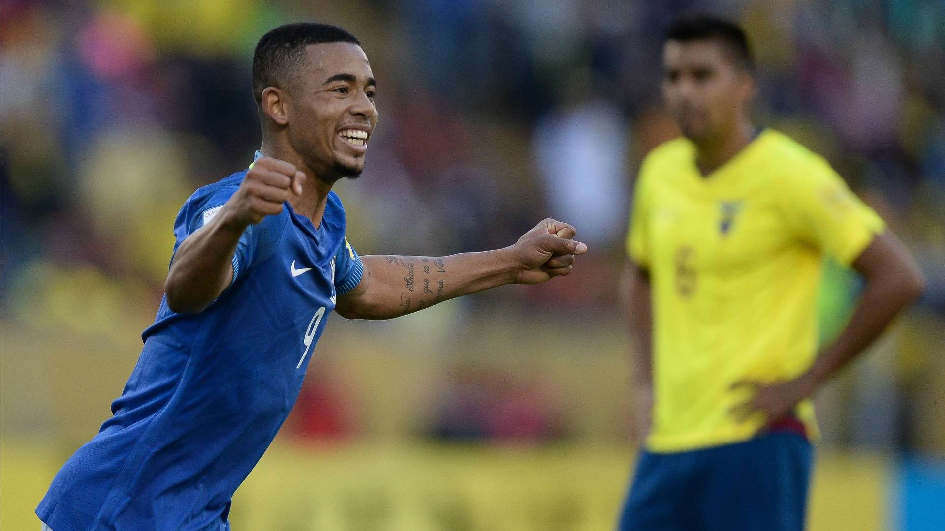 Gabriel Jesus comemora - Equador x Brasil 0109