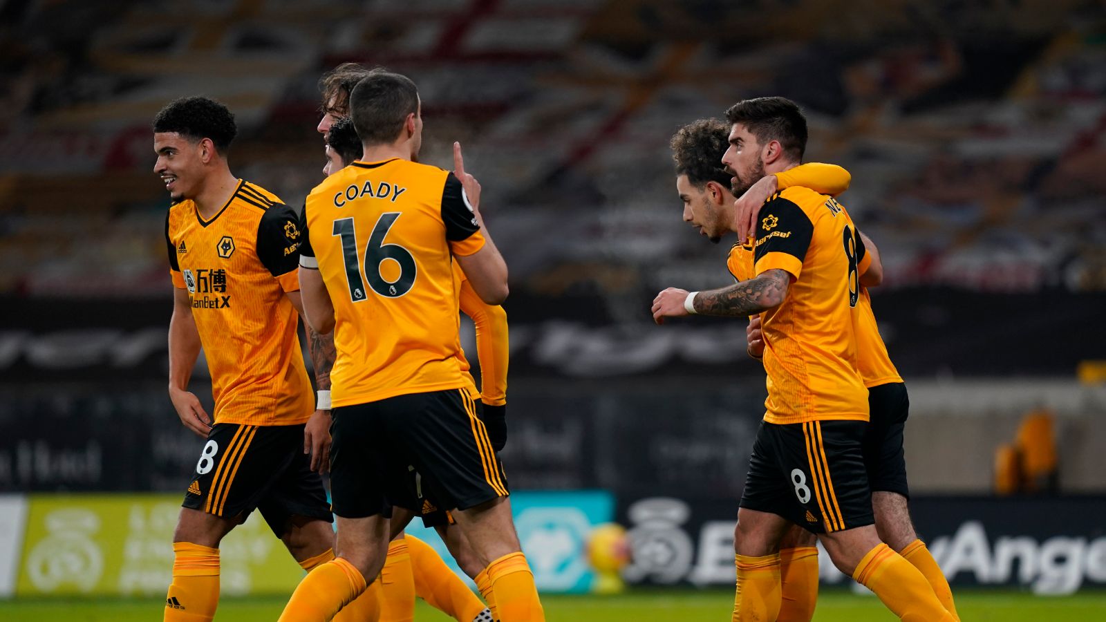 Los jugadores del Wolves celebran su gol frente al Everton