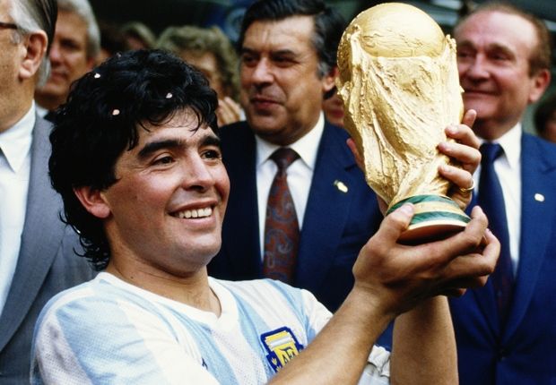Maradona y la copa1