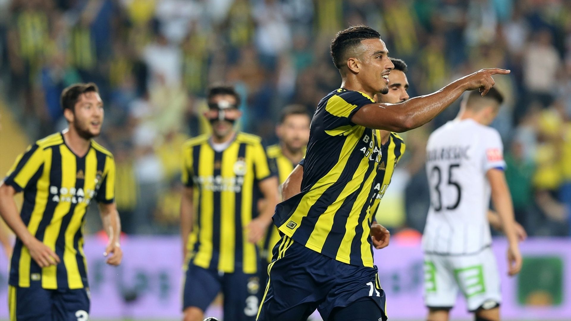 Nabil Dirar Fenerbahce 382017 UEL