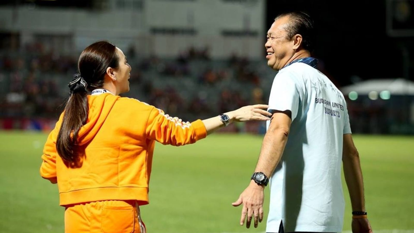 นวลพรรณ ล่ำซำ - เนวิน ชิดชอบ