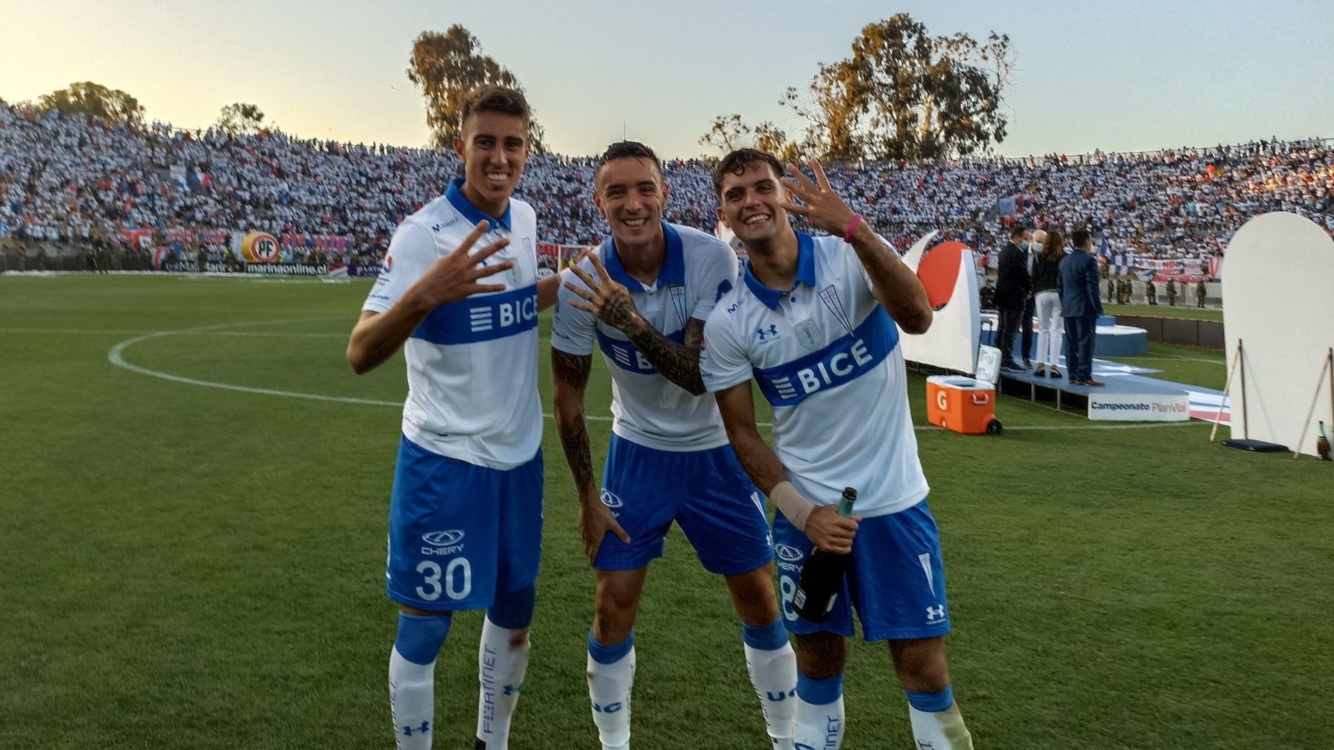 Ignacio Saavedra Tomás Asta-Buruaga Diego Valencia 041221 Everton Universidad Católica