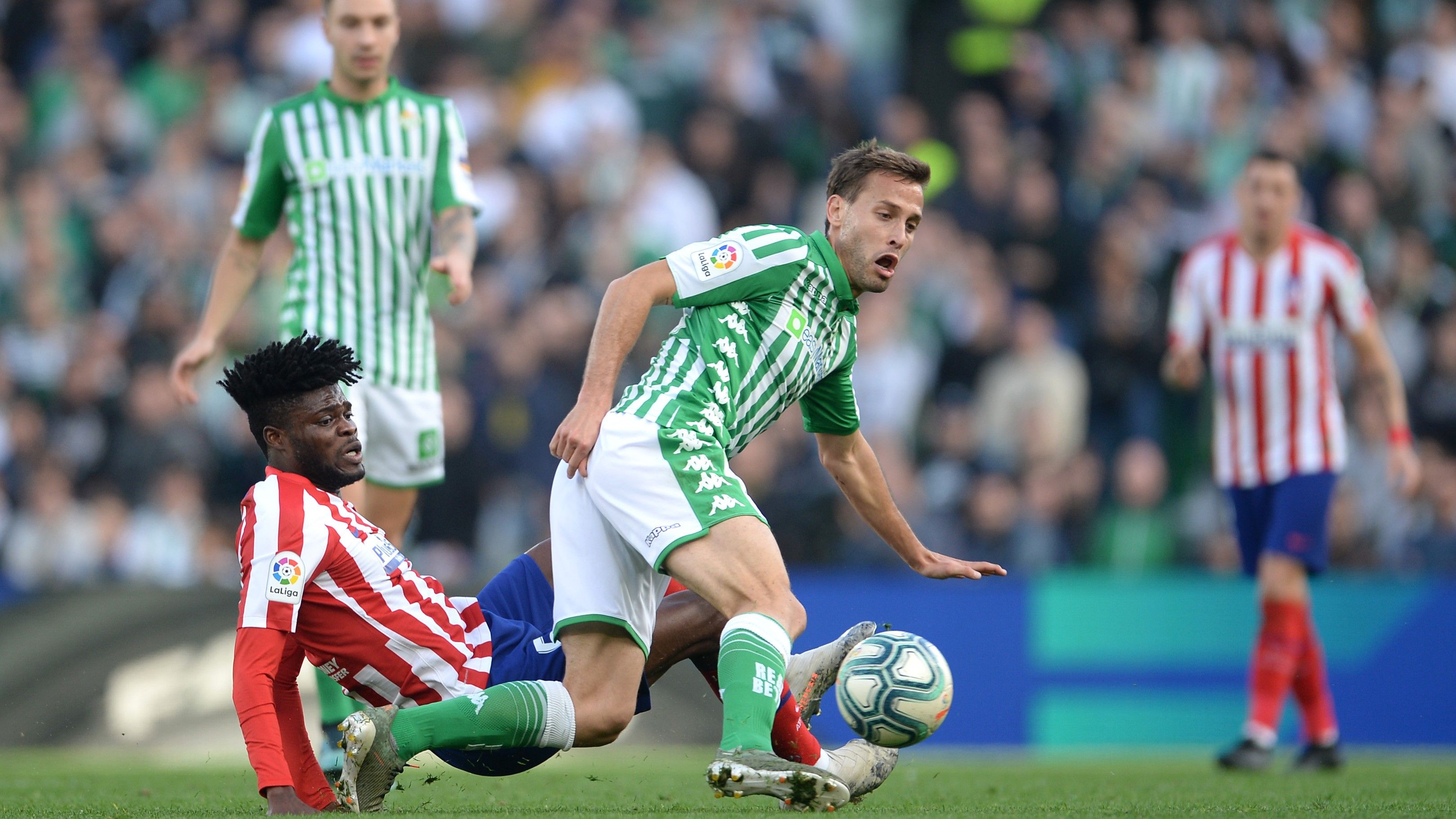 Sergio Canales Thomas Partey Betis Atletico de Madrid LaLiga 22122019