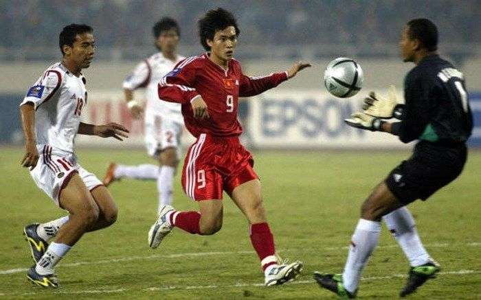 Lê Công Vinh Việt Nam Lào AFF 2004