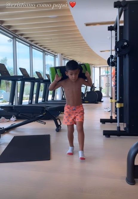 Georgina Rodriguez twins gym Mateo