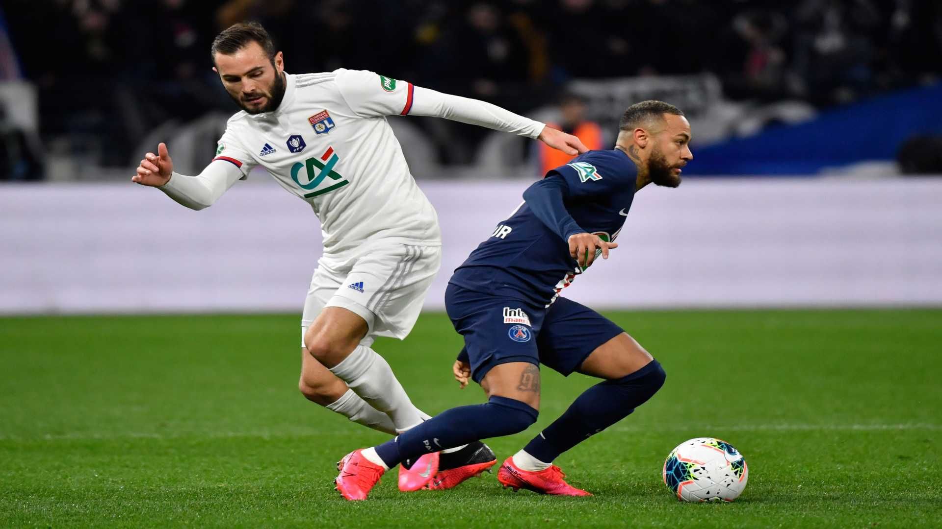 Lyon PSG Coupe de France Lucas Tousart Neymar 01032020 Getty Images.jpg