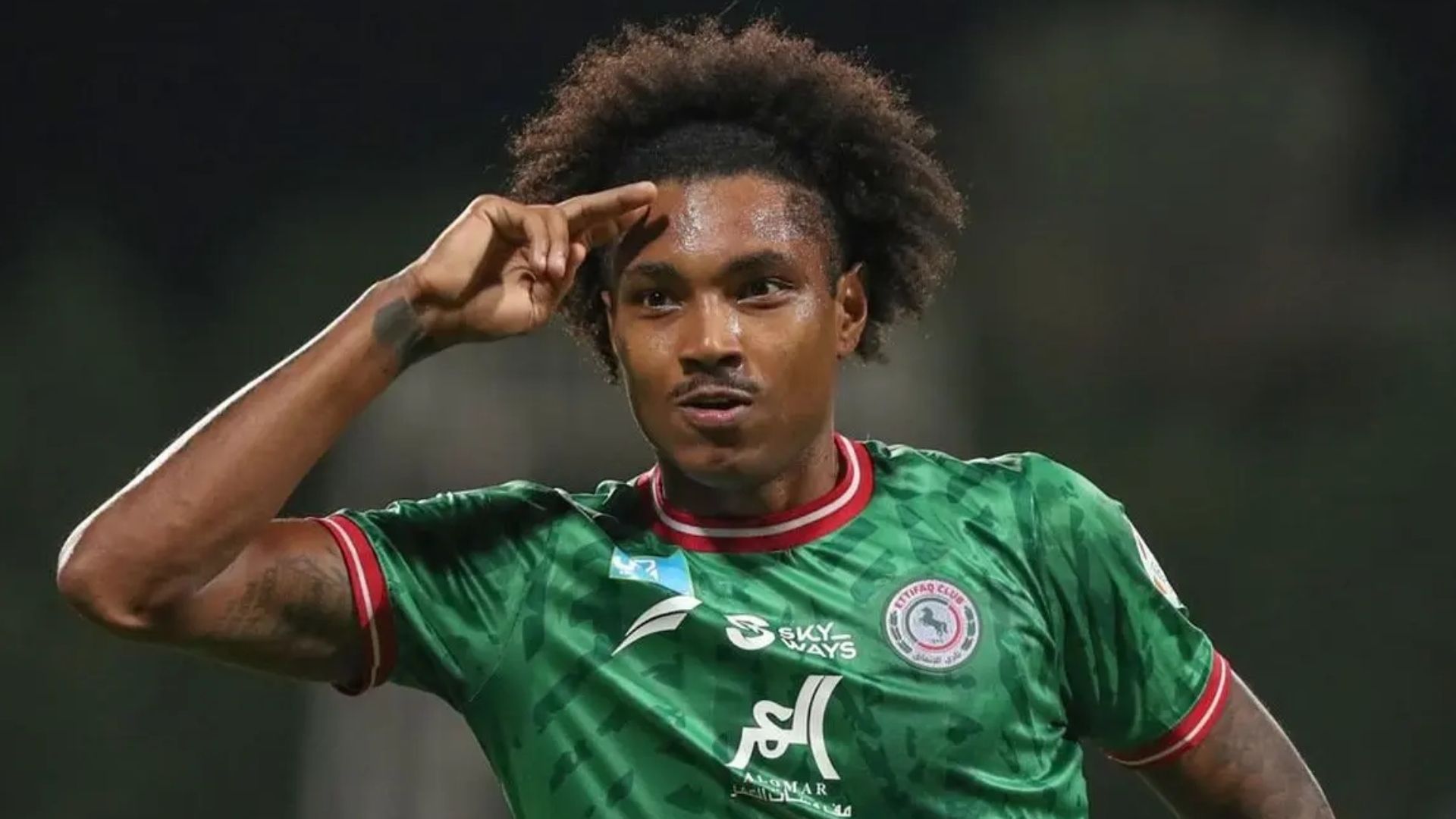 Vitinho, pelo Al-Ettifaq