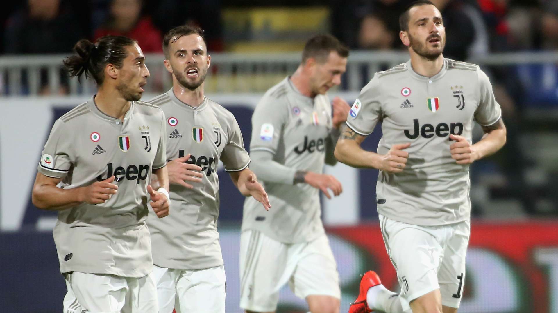 Juventus celebrating goal against Cagliari