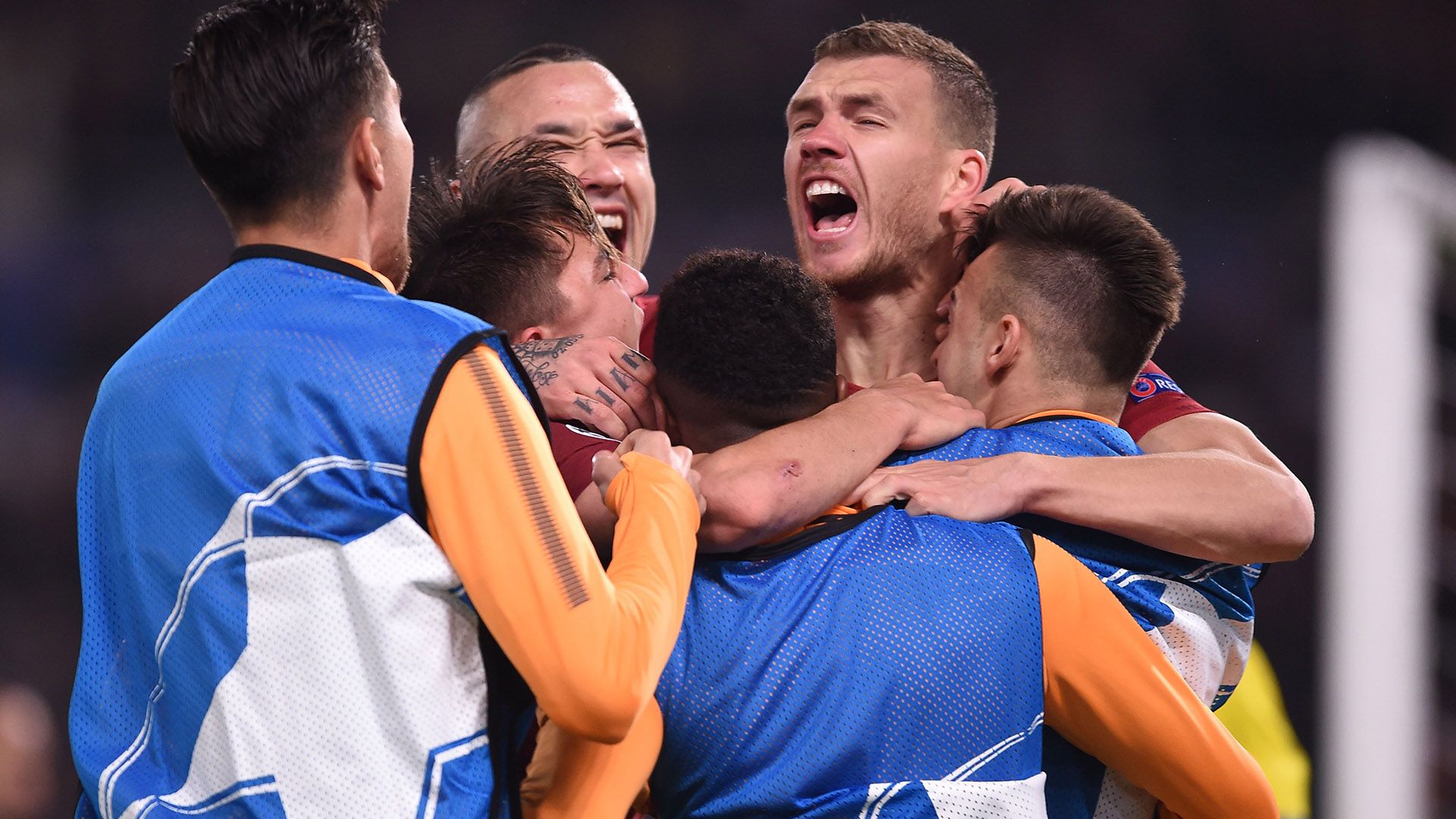 Roma celebrating vs Shakhtar Champions League