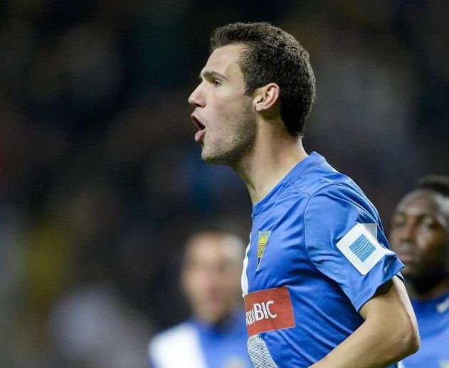 البرازيلي "ليو بوناتيني"مهاجم "استوريل برايا"