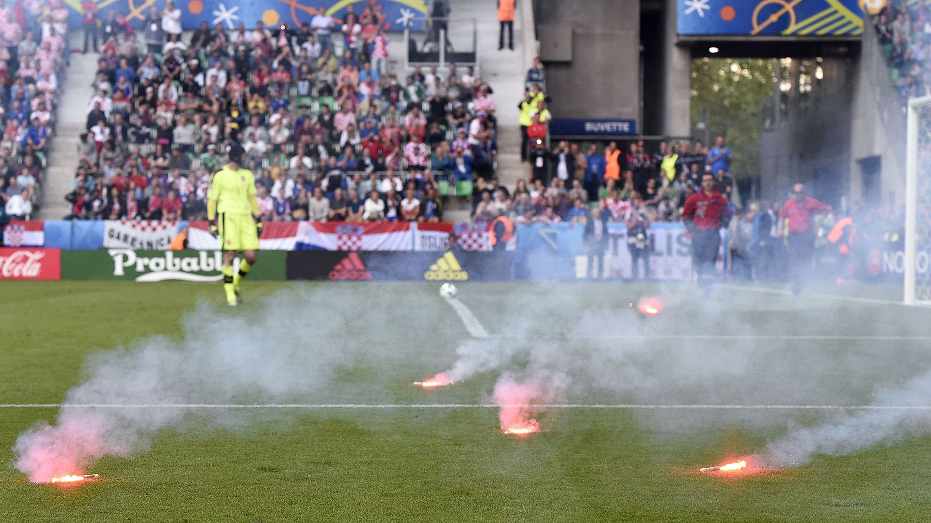 Croatia Crowd Trouble Euro 2016 Group D Czech Republic