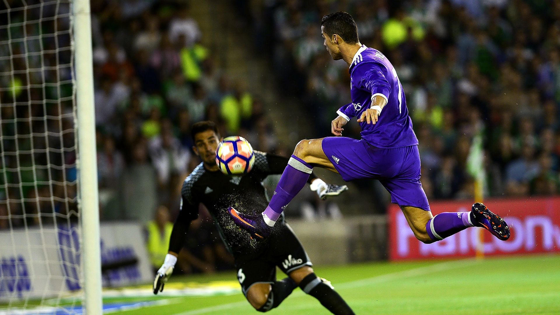 Cristiano Ronaldo Antonio Adan Betis Real Madrid La Liga
