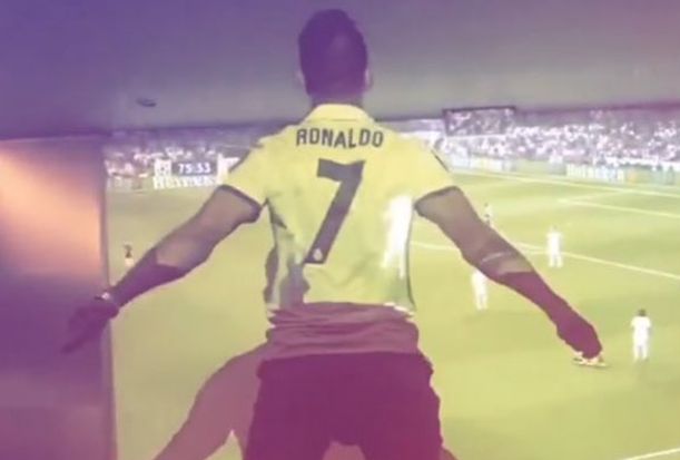 Alan Pulido festejo como CR