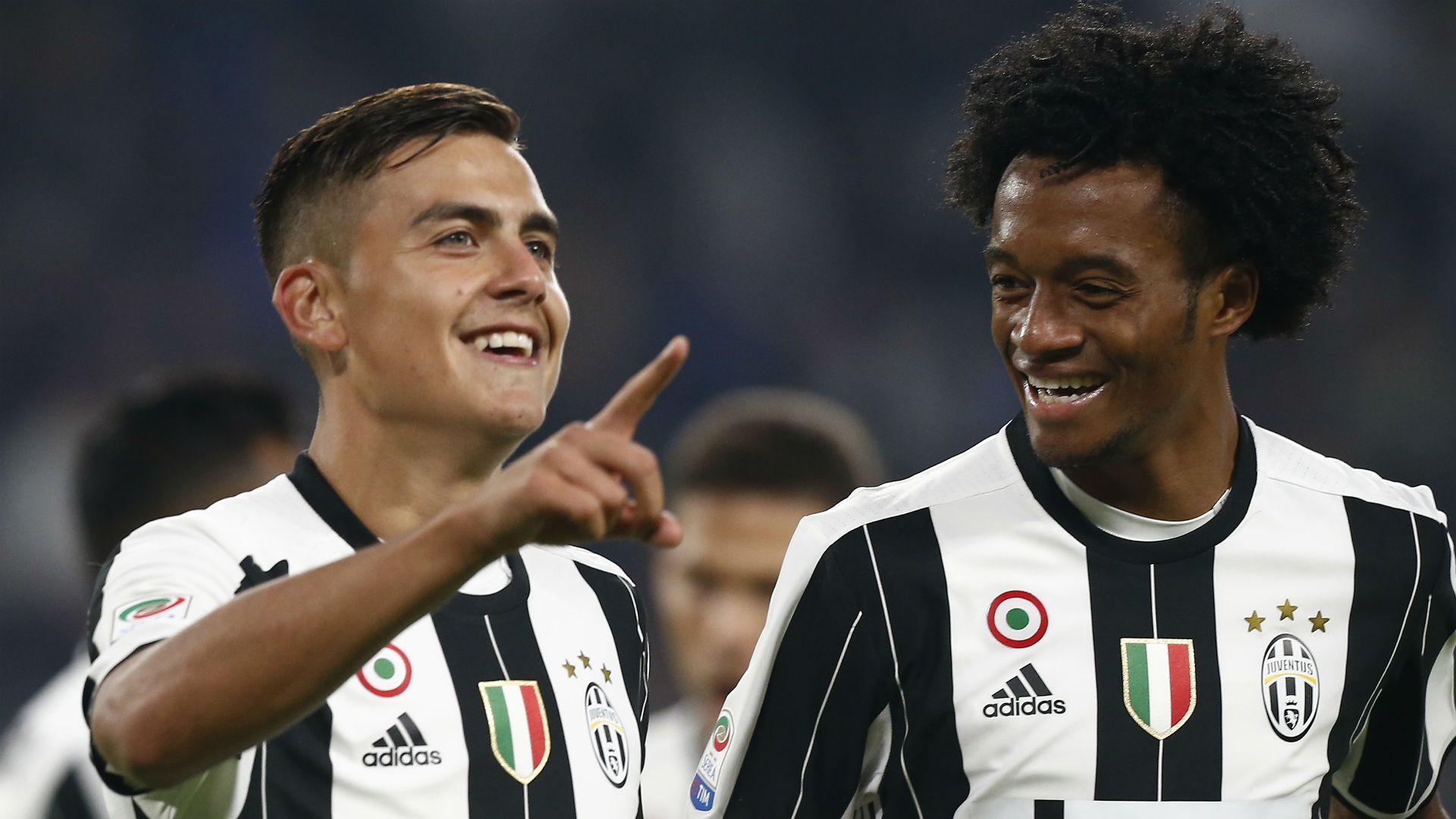 Juan Cuadrado y Paulo Dybala Juventus