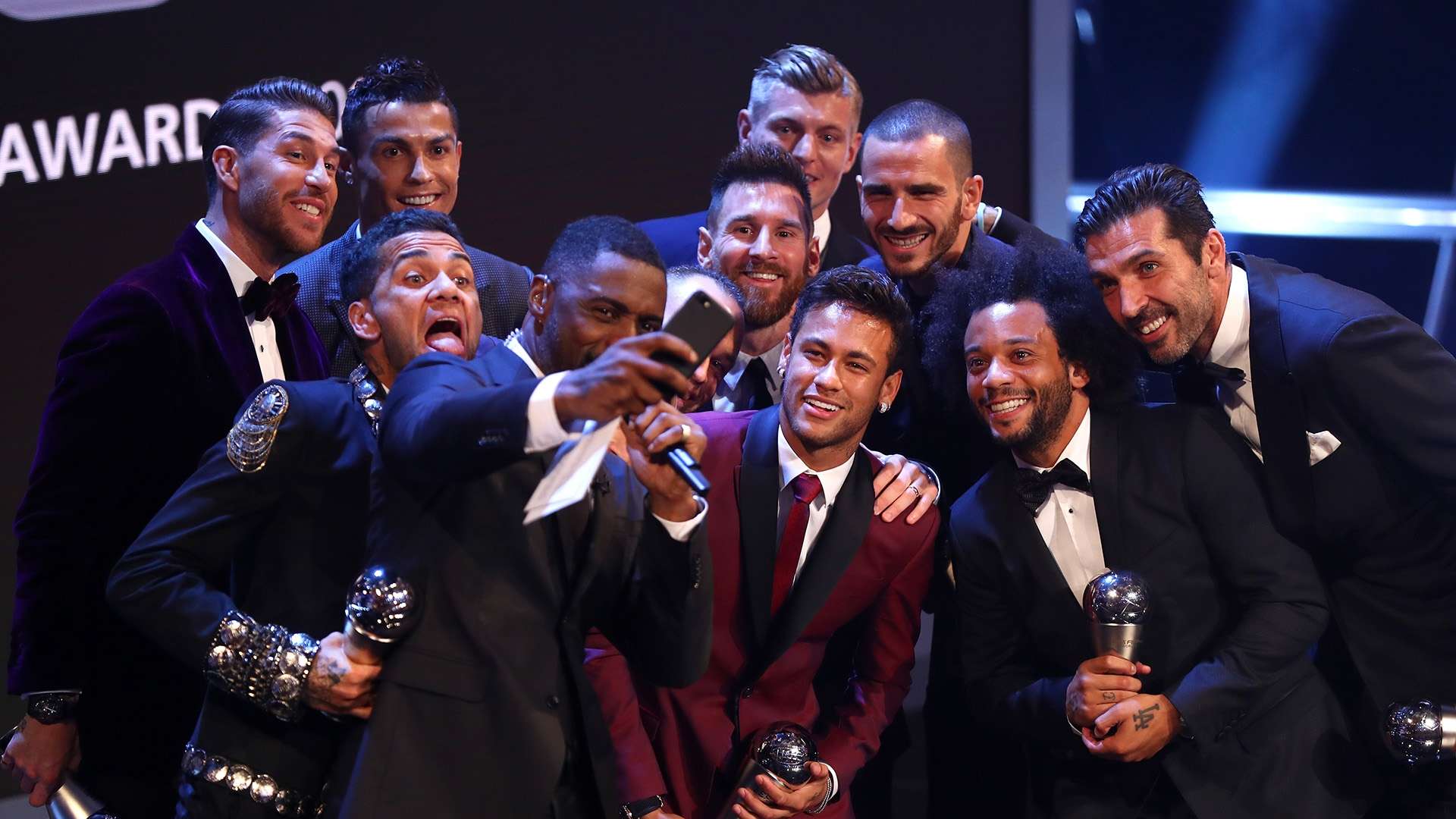 Idris Elba World XI 2017 FIFA The Best 23102017