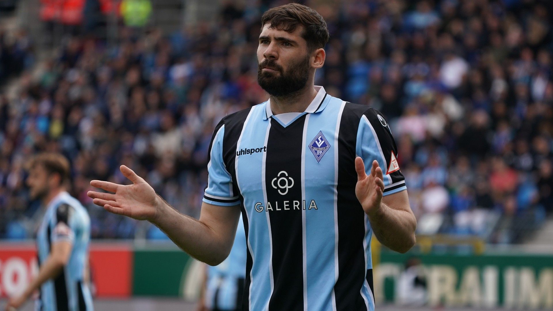  Tim Sechelmann of SV Waldhof Mannheim