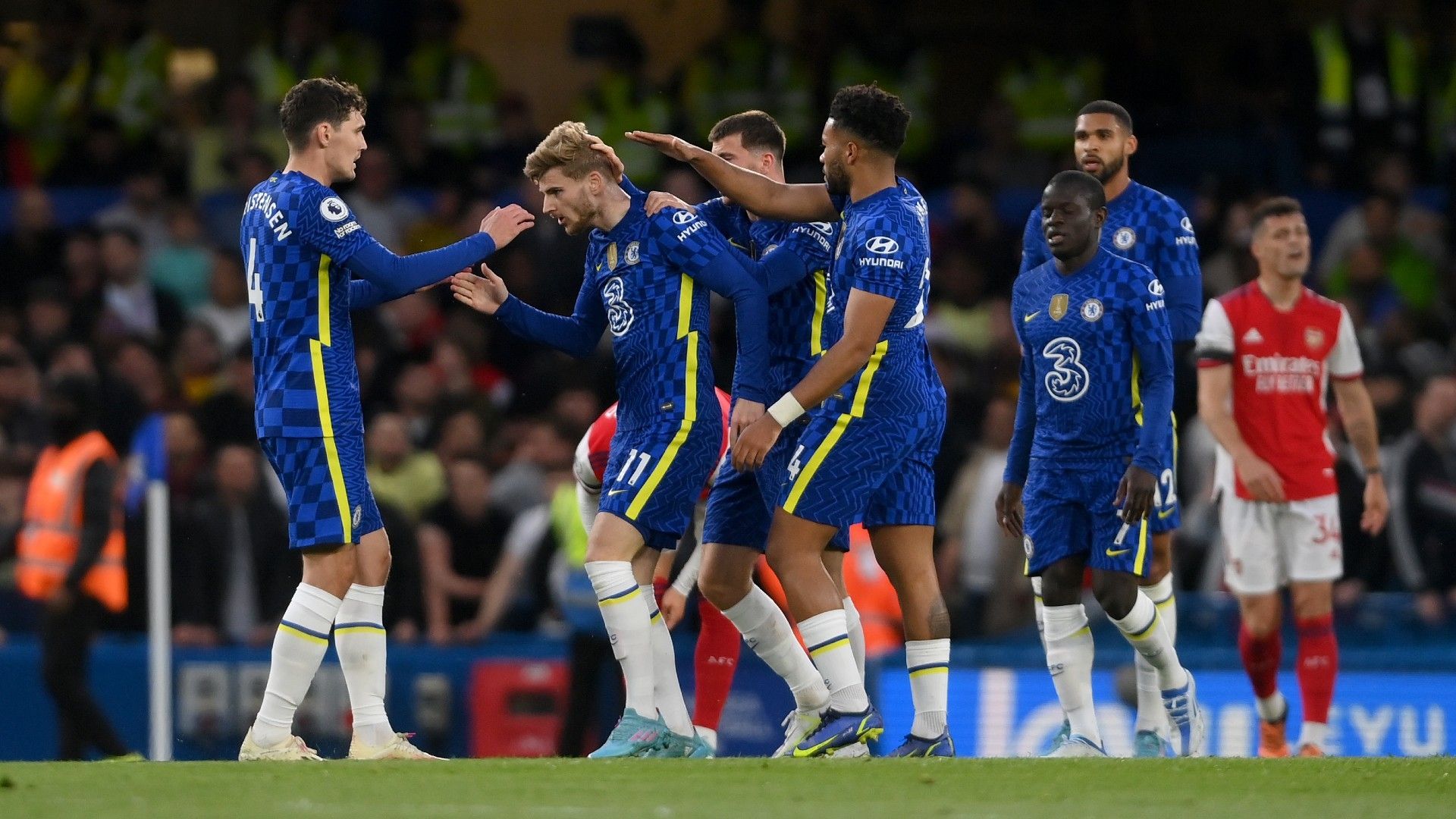 Chelsea celebrate Arsenal 2022