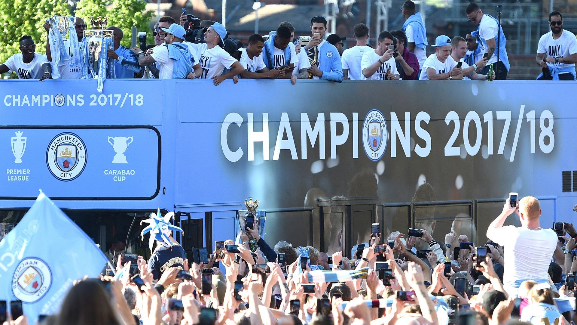 Man City title parade 2017-18