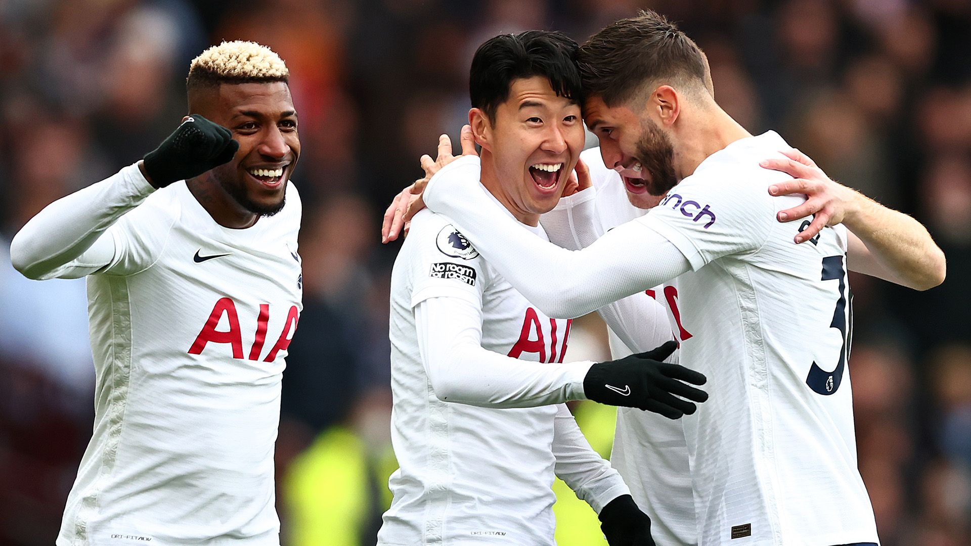 Tottenham celebrating Heung-Min Son 2021-22