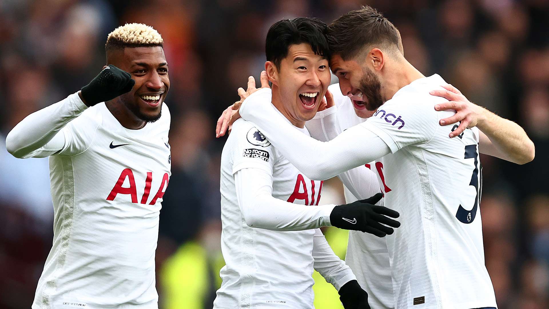 Tottenham celebrating Heung-Min Son 2021-22