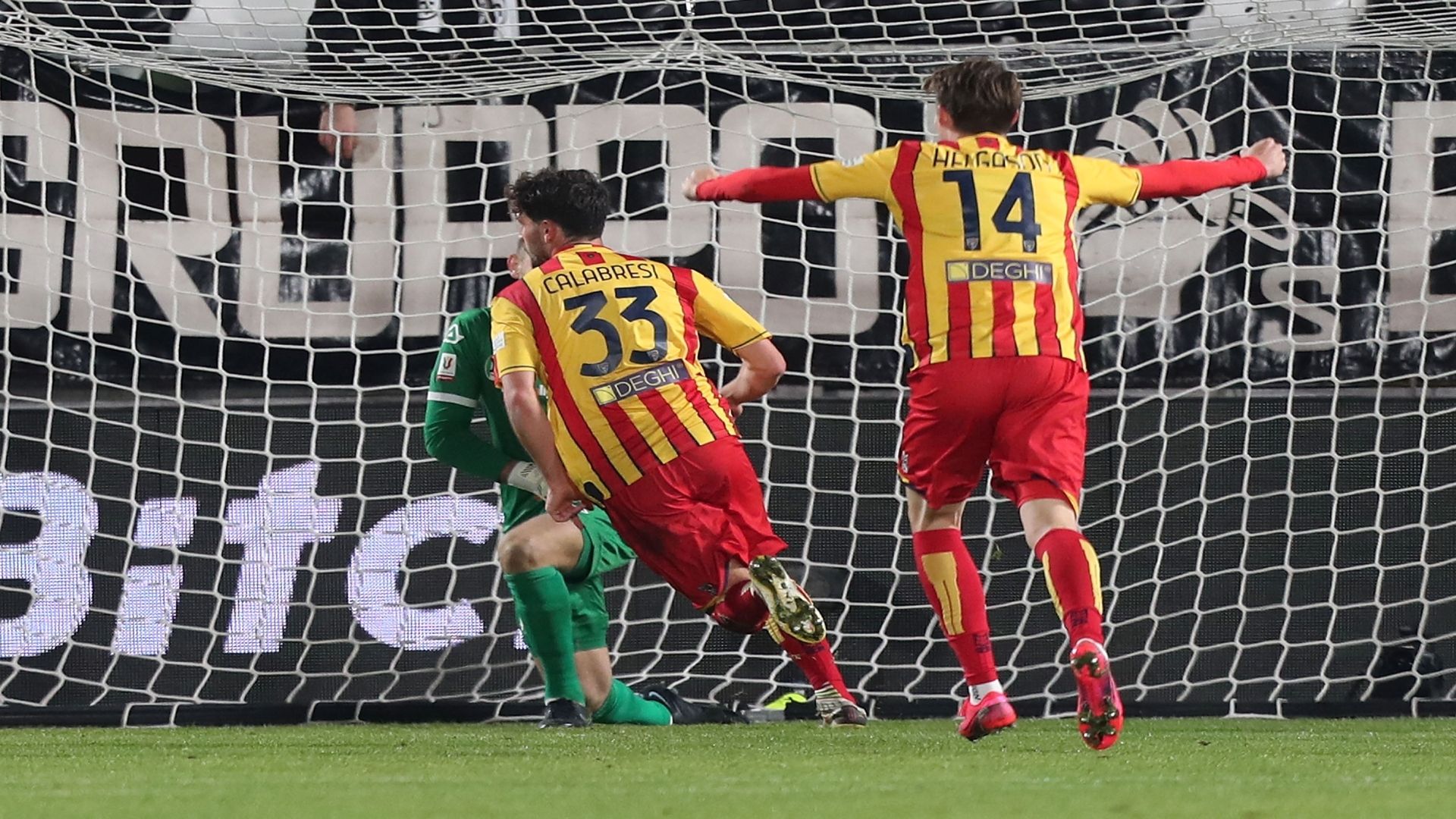 Calabresi goal Spezia Lecce