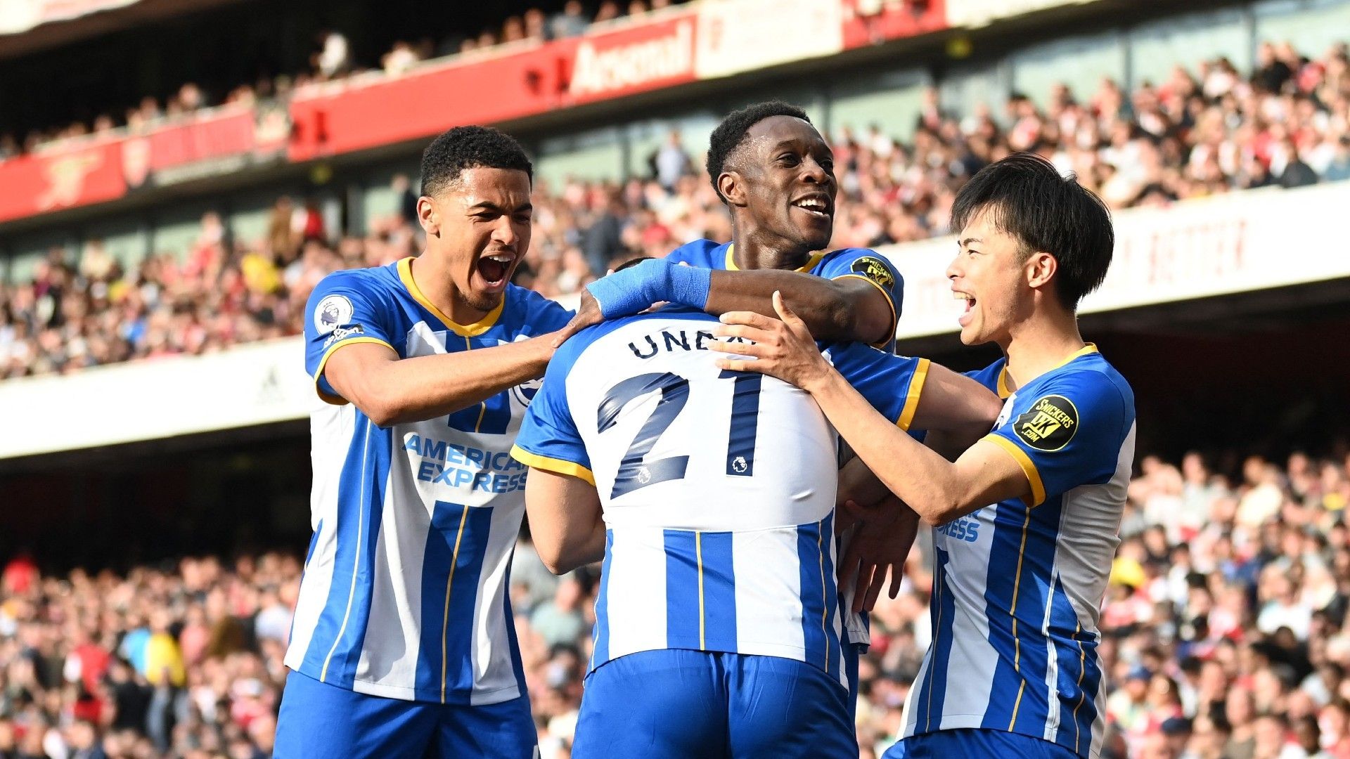 Brighton players celebrate vs Arsenal 2022-23