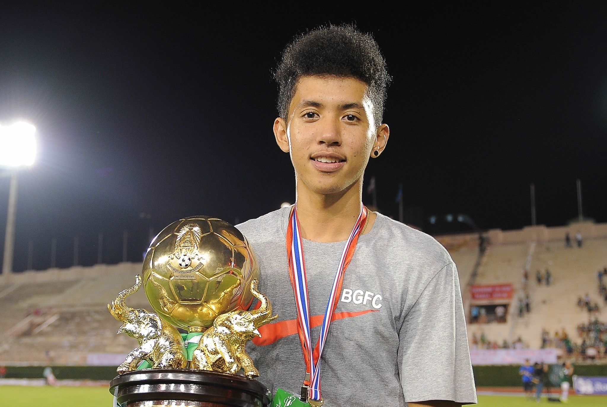 บดินทร์ ผาลา