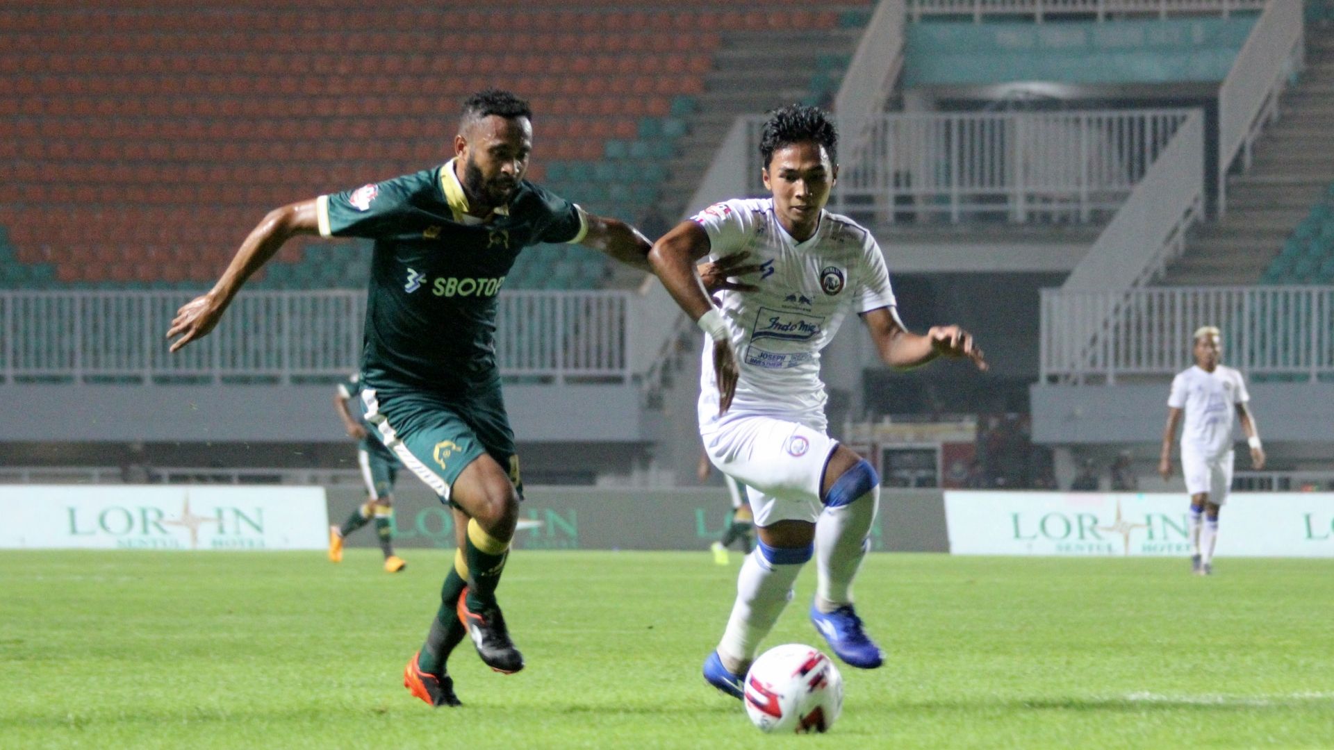 Arthur Bonai - Tira Persikabo & Bagas Adi Nugroho - Arema