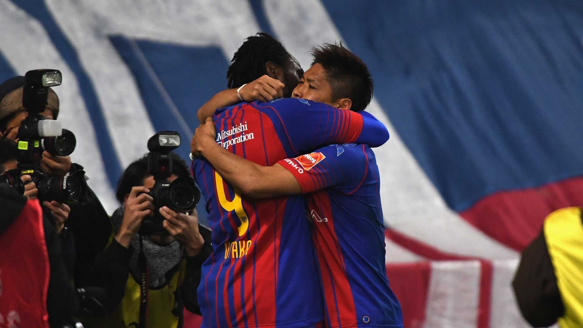 Yoshito Okubo (R) of FC Tokyo.jpg