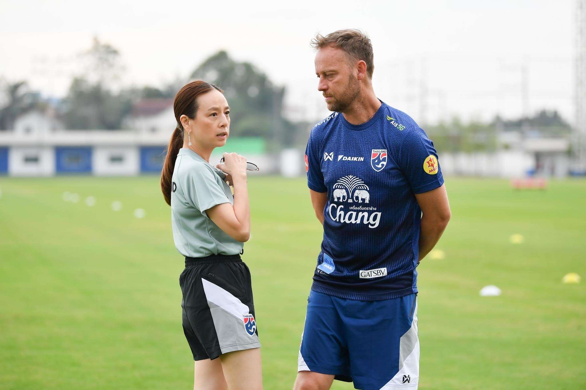 นวลพรรณ ล่ำซำ